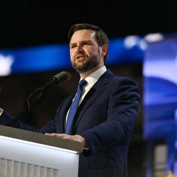 Vance'dan Trump'ın İran politikası hakkında net sözler: 'Mecbur kalmadıkça ordu göndermeyecek