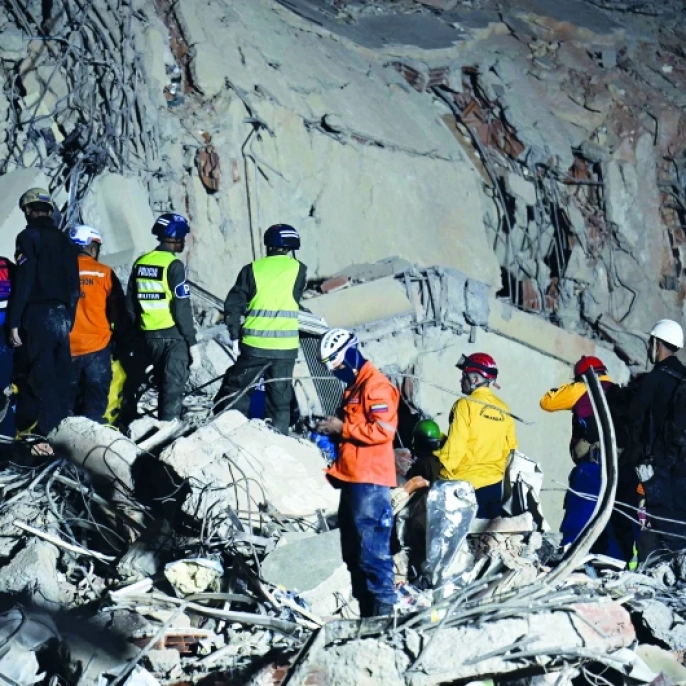 Venezuelalılar, deprem sonrası yakınlarını aramak için yola düştü