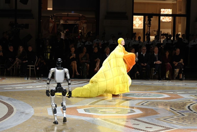 Vogue World'de robotlar podyuma çıktı, izleyiciler hayal kırıklığına uğradı