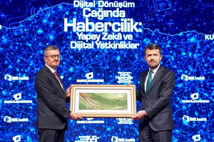 Yapay zekâ çağında gazeteciliğin geleceği masaya yatırıldı