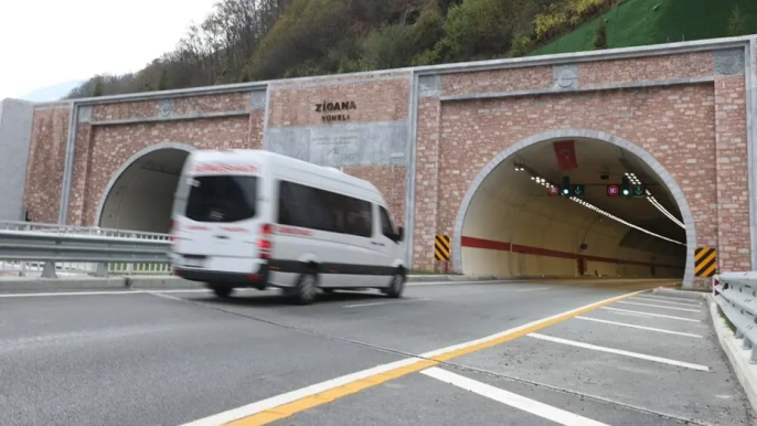 Zigana Tüneli'nden üç yılda 5 milyon araç geçti